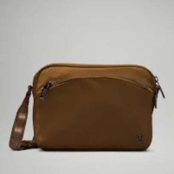 Lululemon Burnt Caramel Lululemon City Adventurer Crossbody 2.5L - Picture 2 of 7